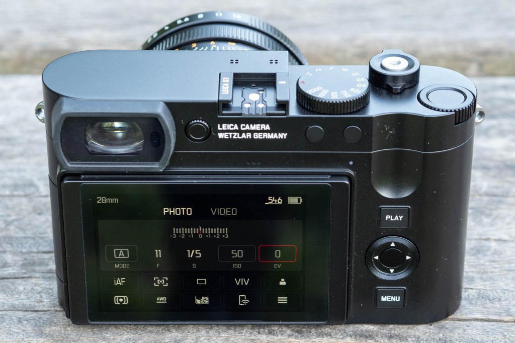 Leica Q3 onscreen control panel 