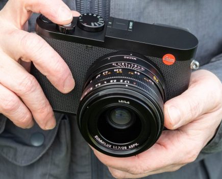 Leica Q3 in-hand