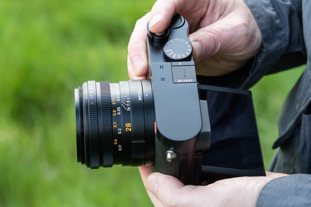 Leica Q3 tilting screen in use