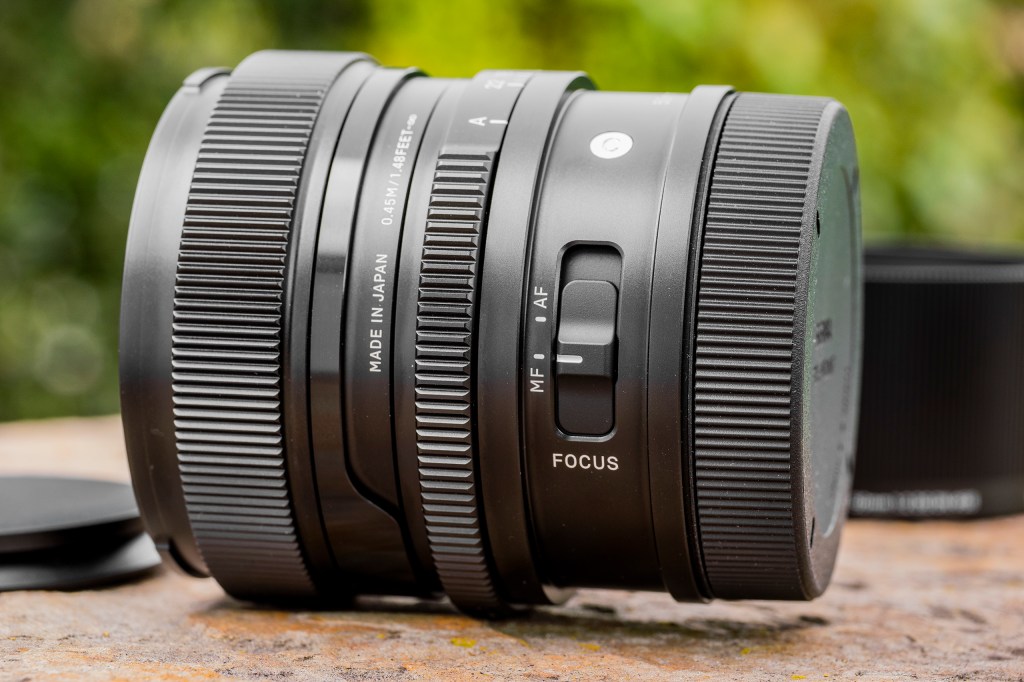 Sigma 50mm F2 DG DN C side view