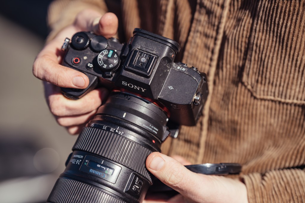 Canon User Shoots on Sony! Sony A7II Review - Street Photography