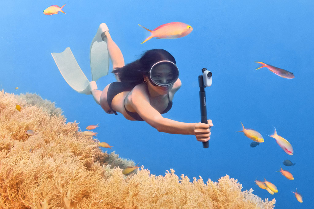 Insta360 GO 3 in use, underwater video, vlogging