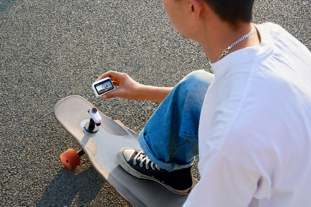 Insta360 GO 3 in use, skateboarding, vlogging