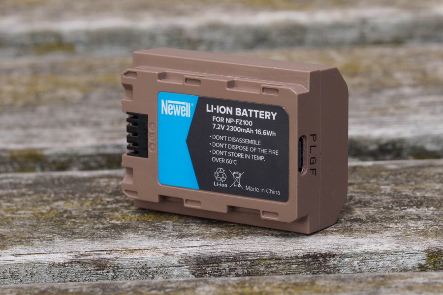 Newell NP-FZ100 USB-C onboard battery review