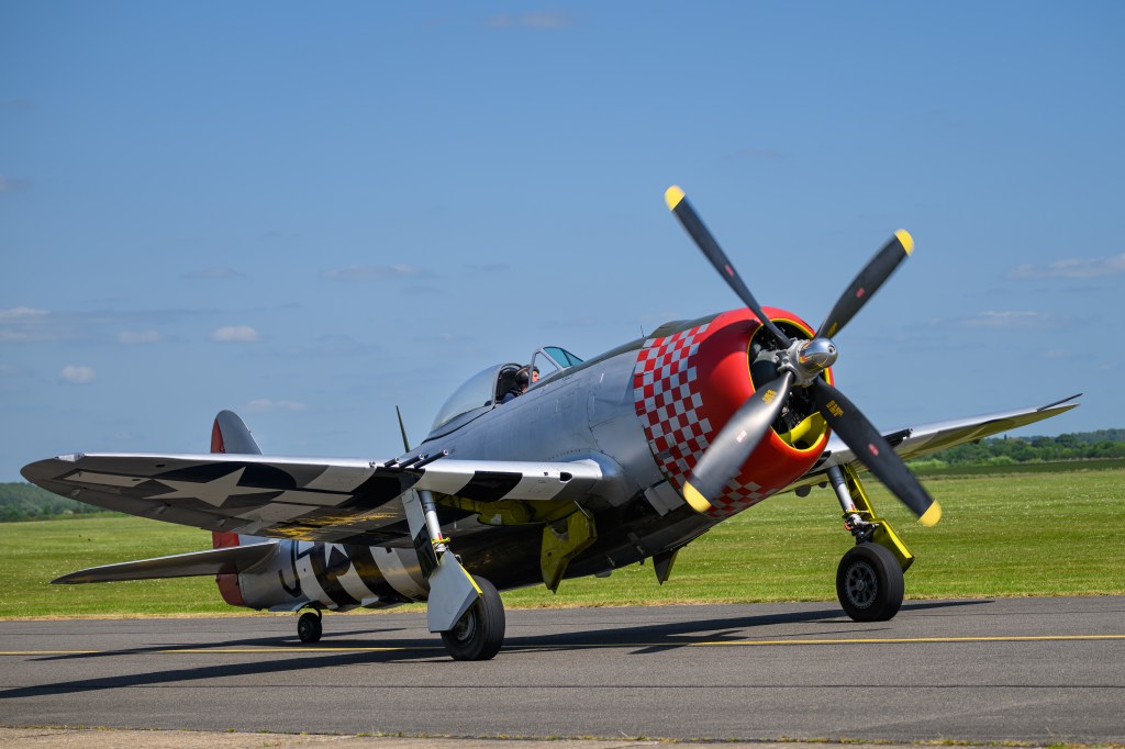 Republic P-47 Thunderbolt taxiing sample image