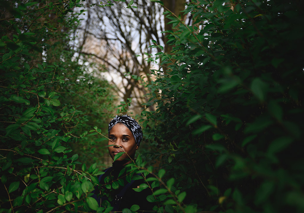 Carolyn Mendelsohn: Portraits of women in the landscape | Amateur ...