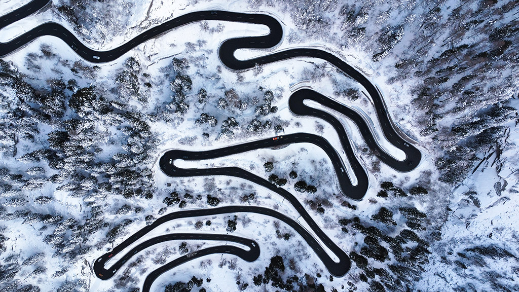 the Maloja Pass in the Swiss Alp young apoy 2023 landscapes winner