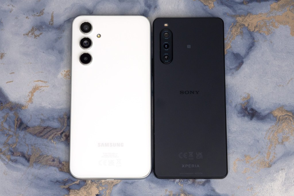 Samsung Galaxy A54 5G (left) vs Sony Xperia 10 V (right). Photo Joshua Waller