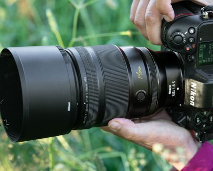 Nikon Z 135mm F1.8 S Plena lens in use