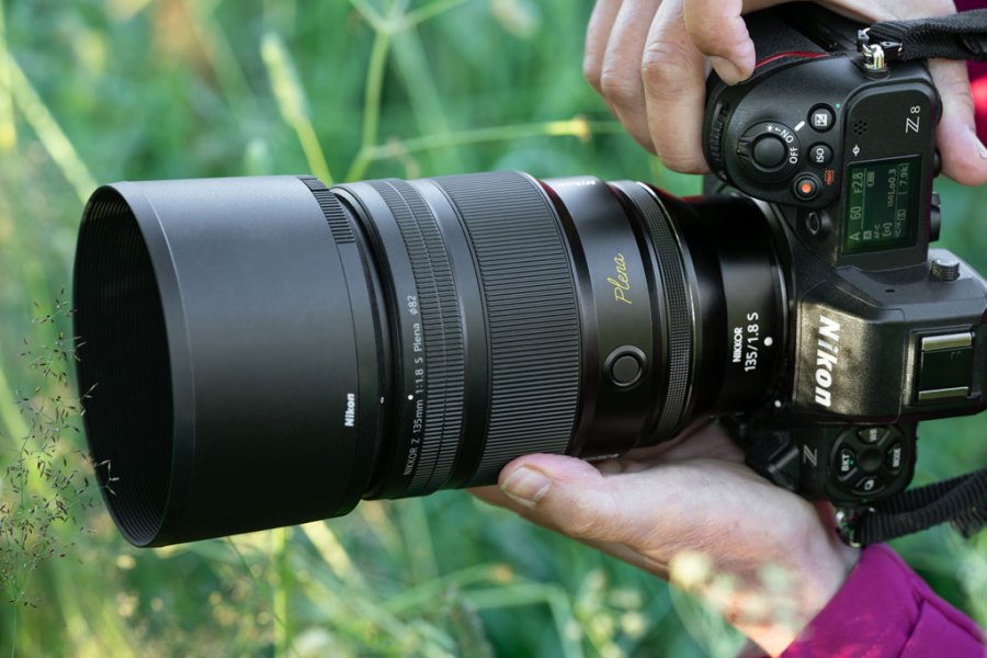 Nikon Z 135mm F1.8 S Plena lens in use