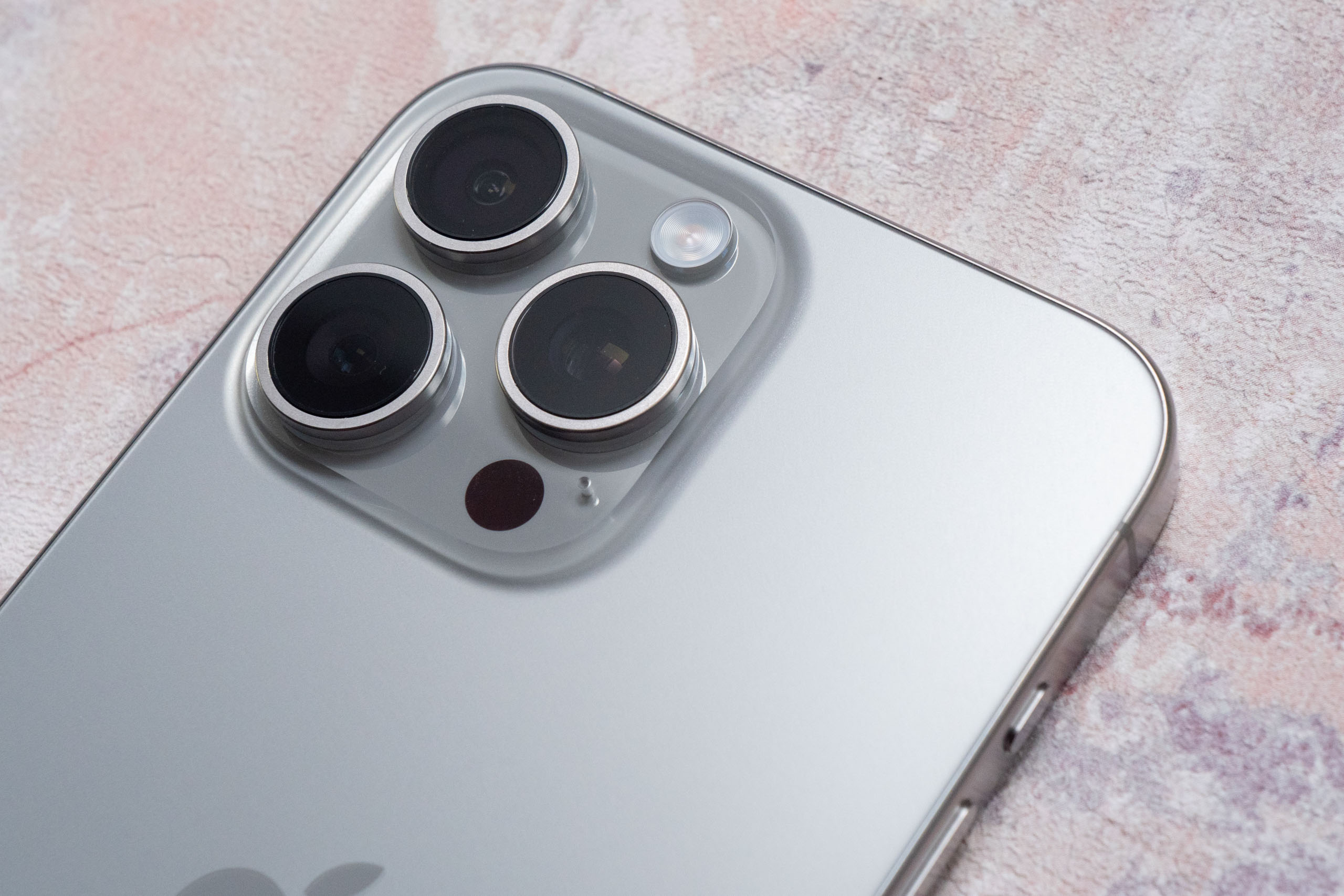 iPhone 15 Pro Max Review – Zooming marvellous? - Amateur Photographer