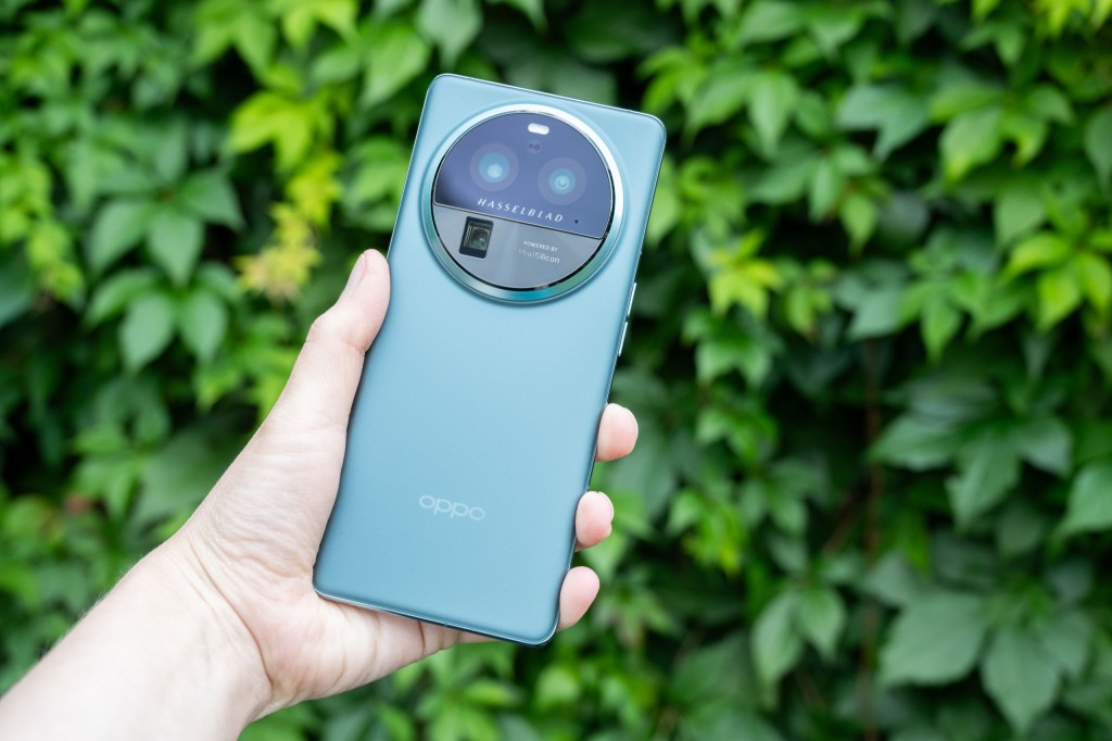 Oppo Find X6 Pro. Photo: Amy Davies