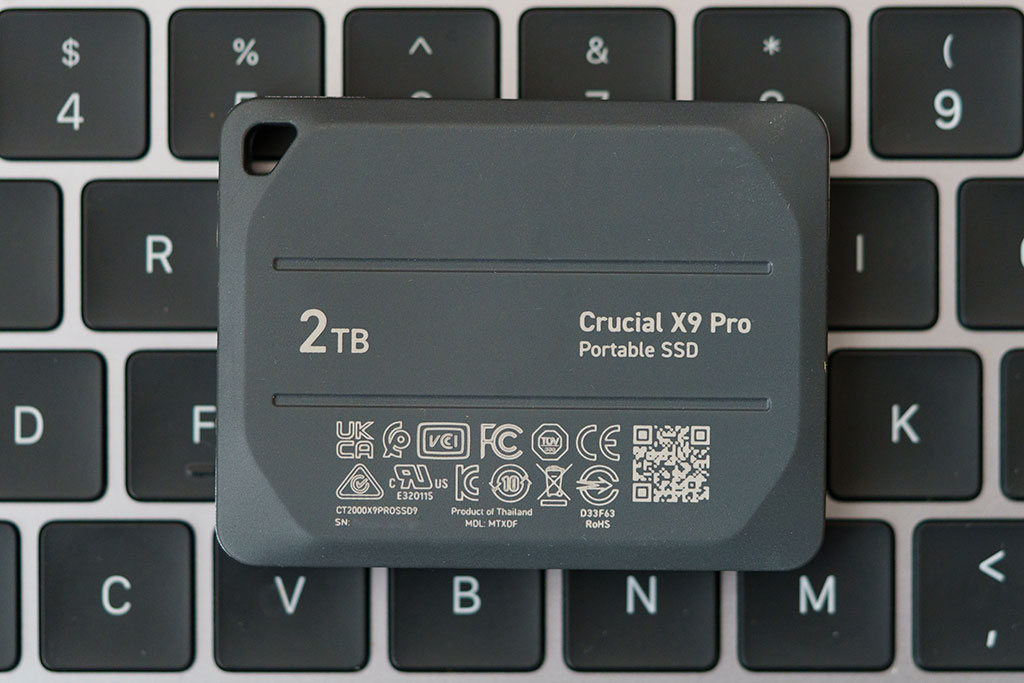 Crucial X9 Pro portable SSD base