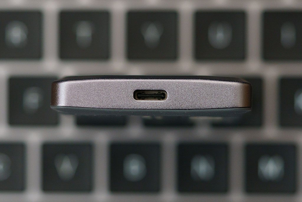 Crucial X9 Pro portable SSD USB-C connector