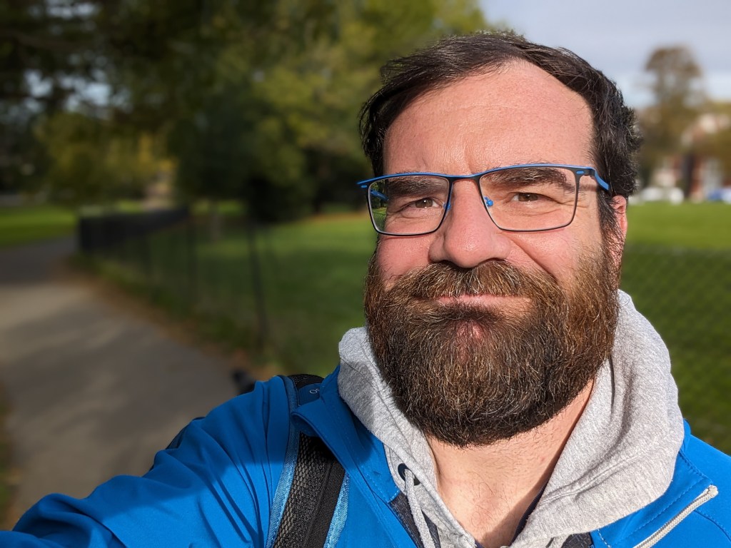 Google Pixel 8 portrait mode using the selfie camera, with background blur. Photo JW