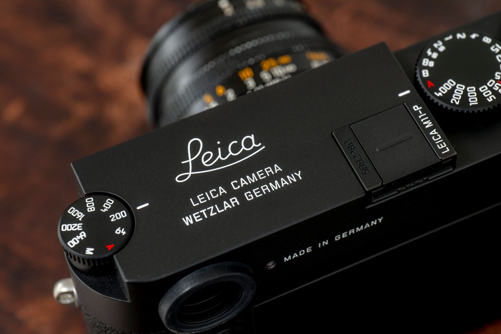 Leica M11-P top-plate engraving