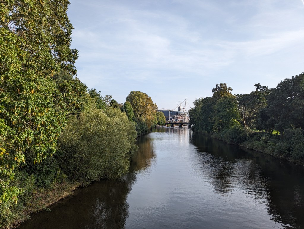 Google Pixel 7 Pro Sample image, river with green trees on both sides