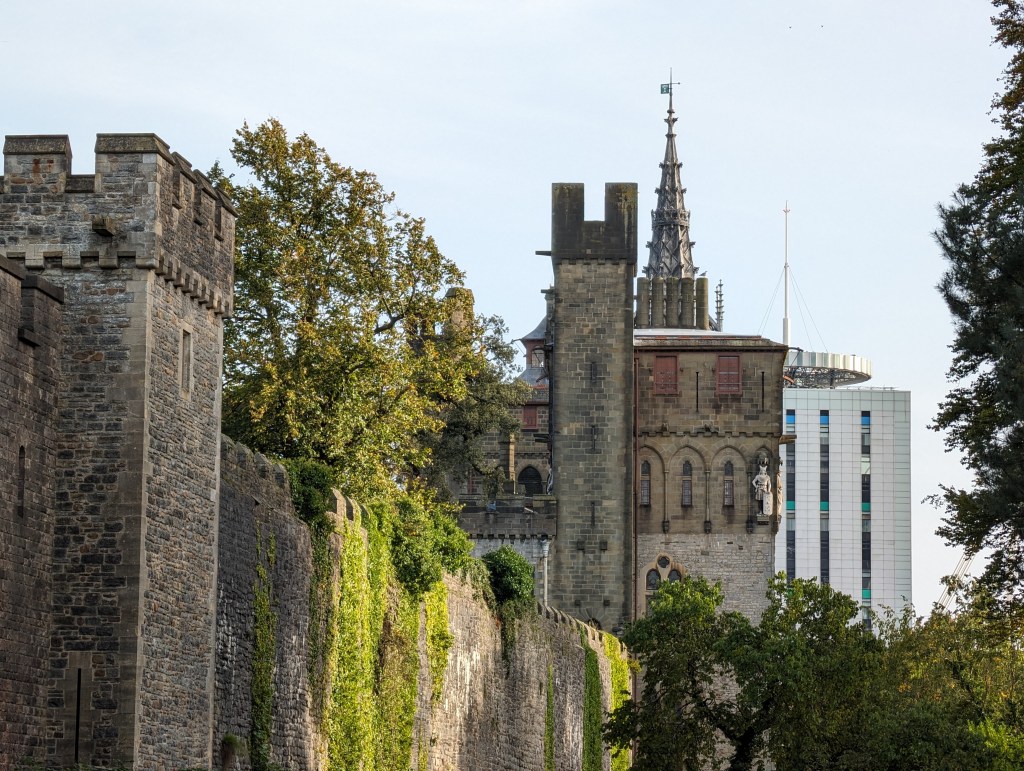 Google Pixel 8 Pro 5x lens sample image, castle wall and turrets