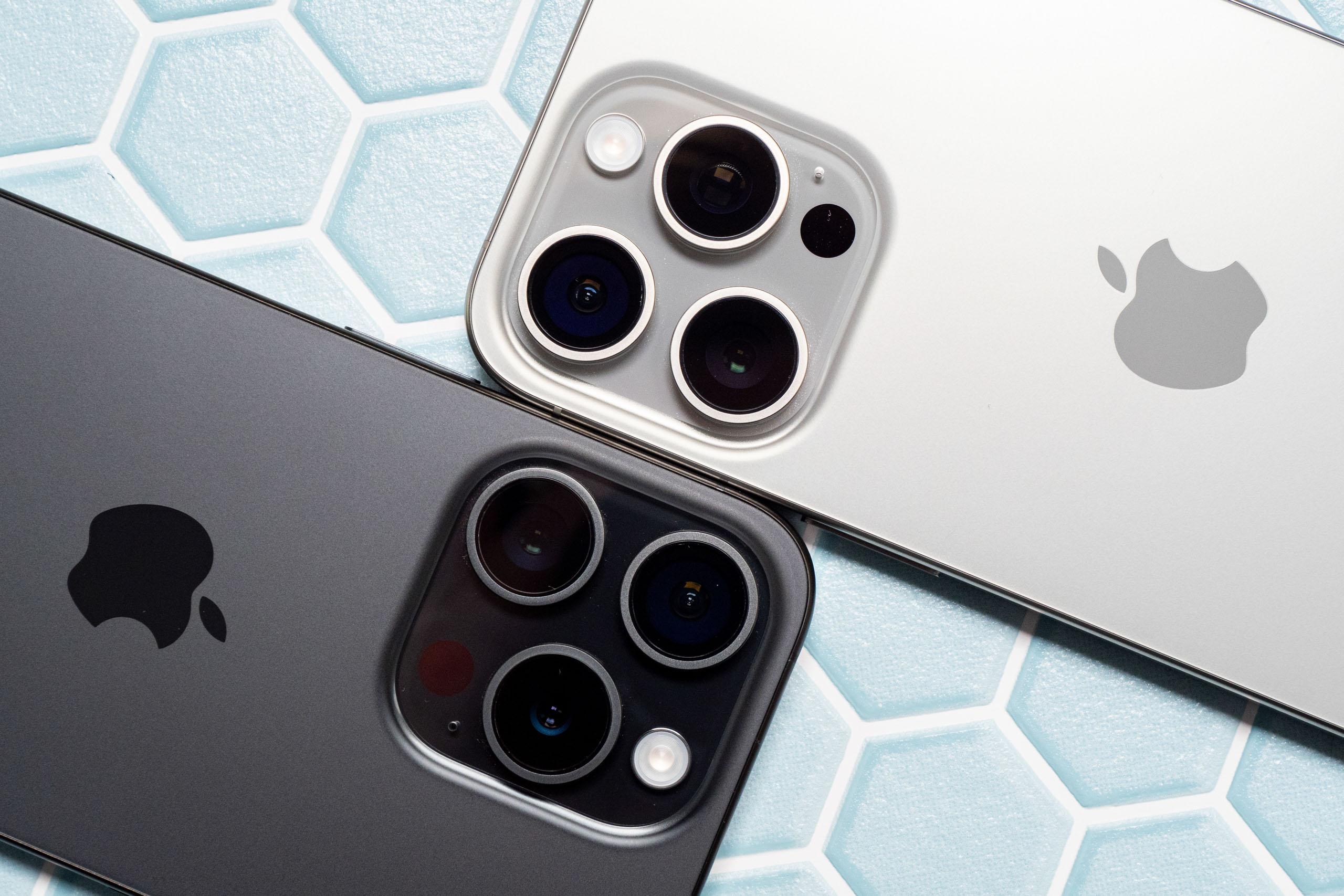 iPhone 15 Pro Max vs iPhone 15 Pro: Do you need a 5x zoom?