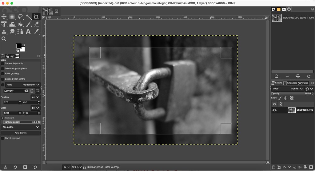 GIMP sample screenshot showing black and white photo of padlock.