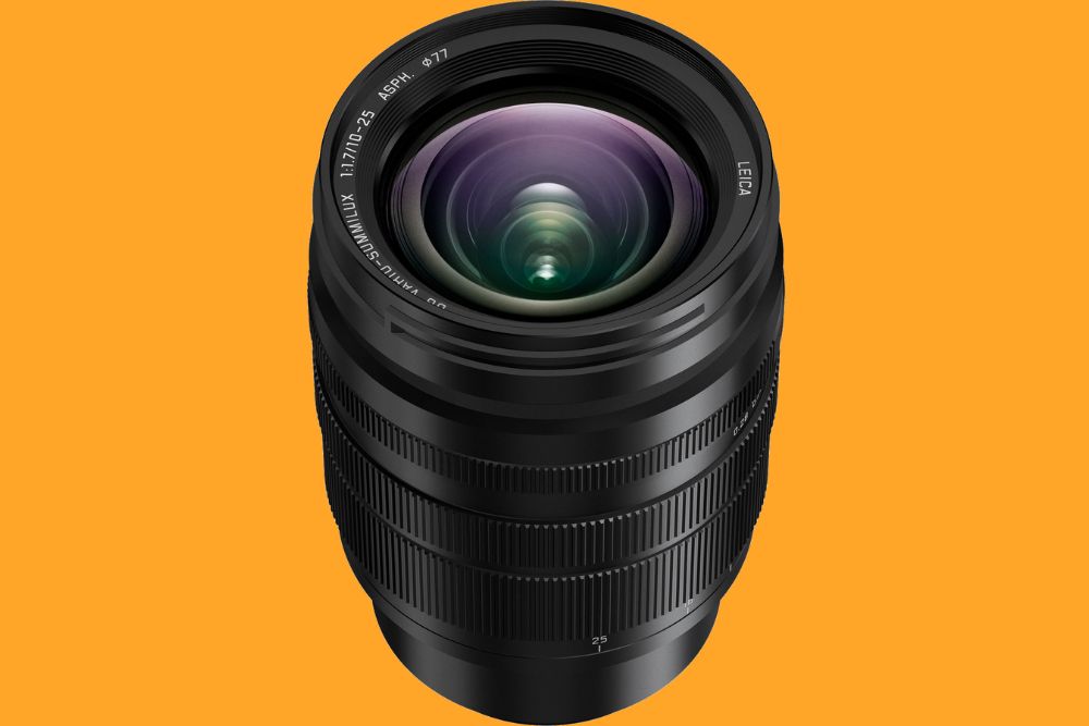 Panasonic Leica DG Vario-Summilux 10-25mm F1.7 ASPH lens on coloured background