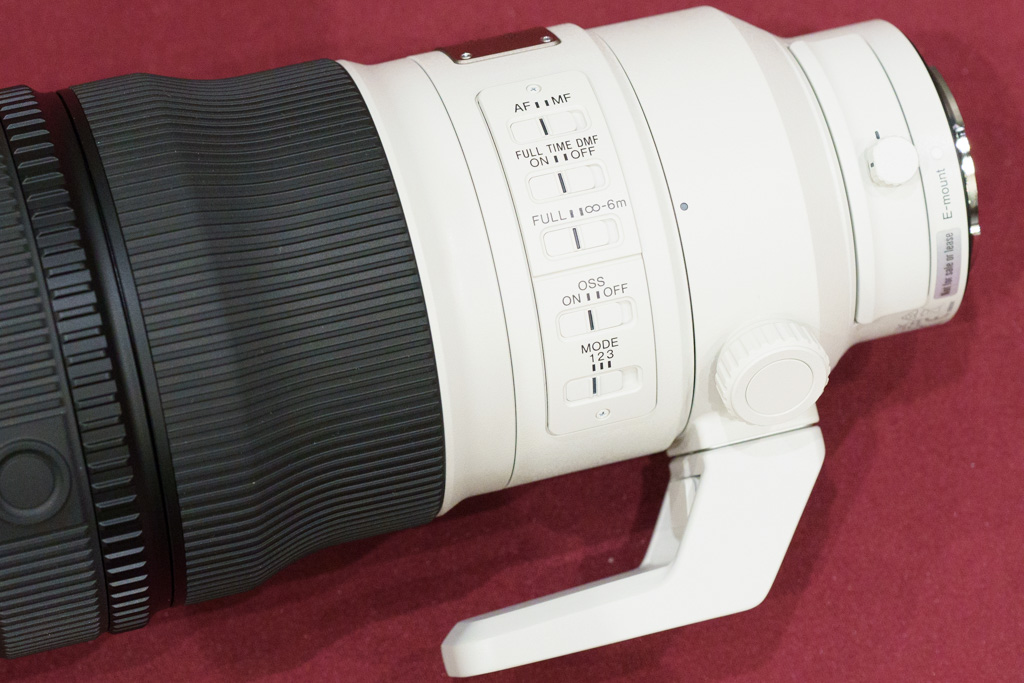 Sony FE 300mm F2.8 GM OSS lens controls