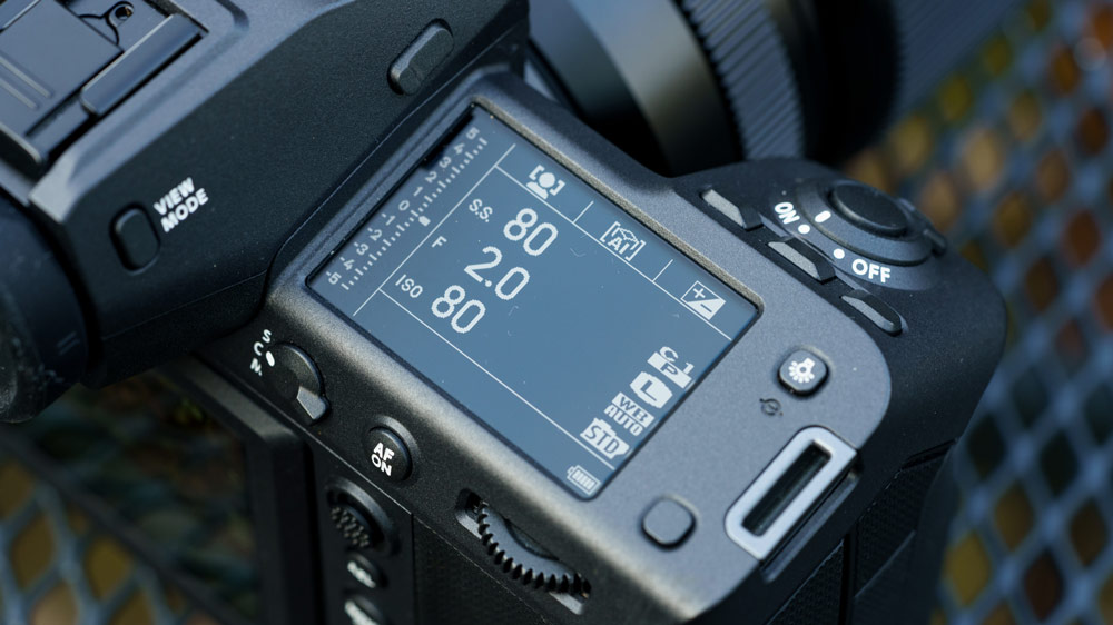 Fujifilm GFX100 II advertorial, OLED display