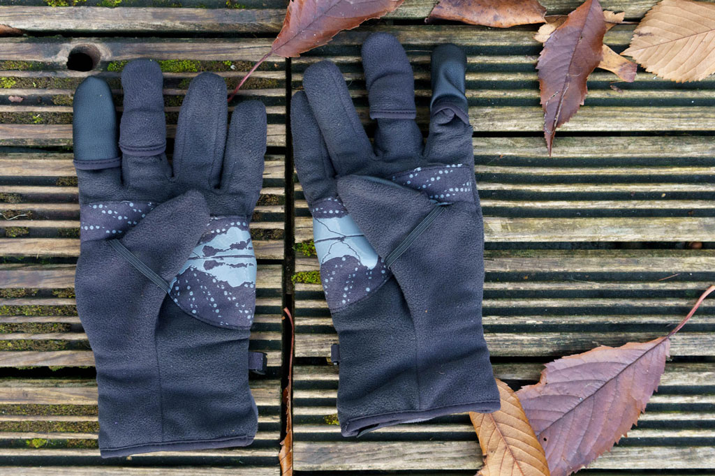 Vallerrett Milford fleece gloves showing grip patterns