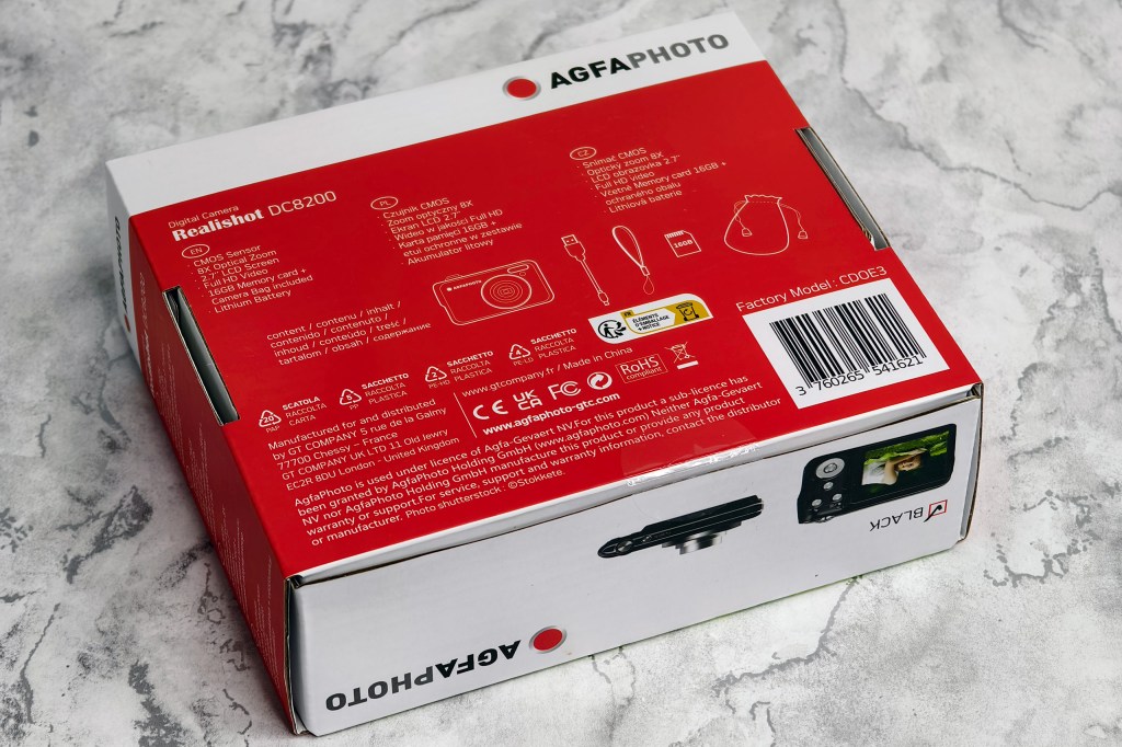Agfaphoto Realishot DC8200 packaging, note the model code and disclaimer from Agfaphoto.