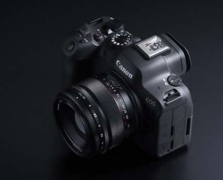 Voigtlander 40mm F1.2 lens for Canon RF