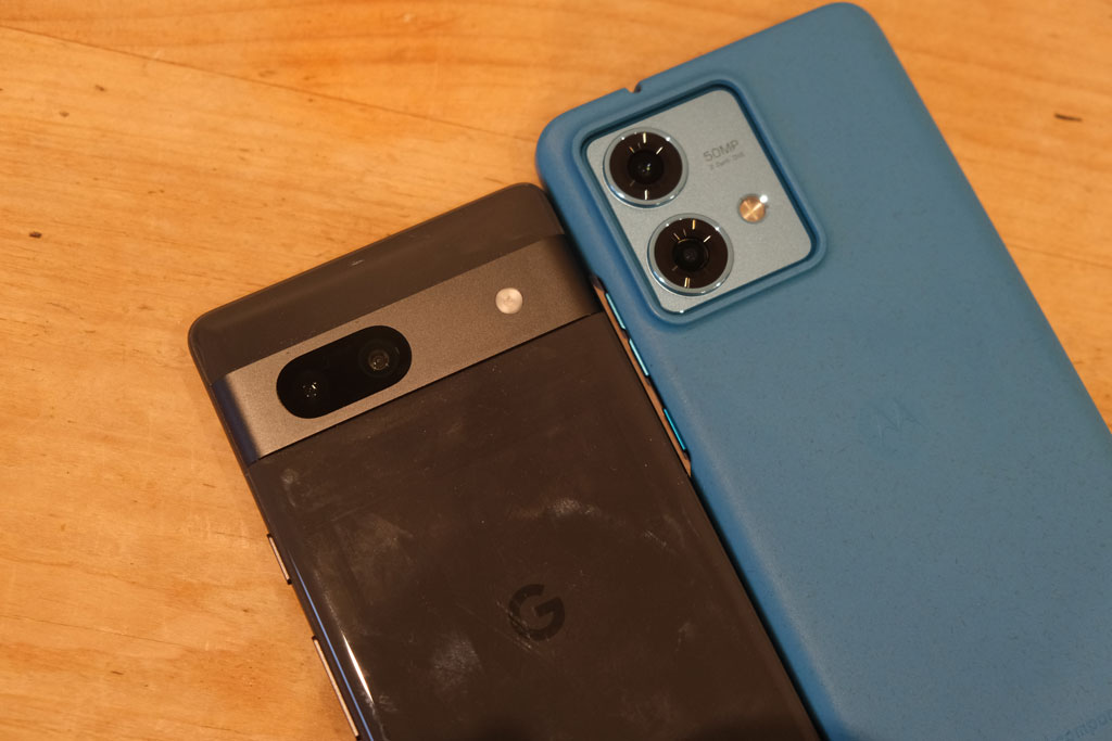 The Google Pixel 7a (left) and Motorola Edge 40 Neo (right) side by side.