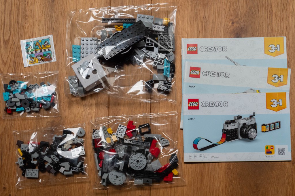 LEGO Retro camera, what is in the box 