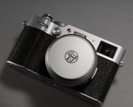 Fujifilm X100VI Limited Edition kit, camera with lens cap
