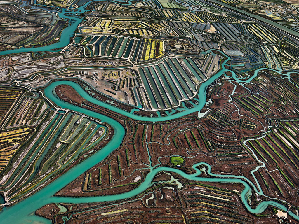 Edward Burtynsky Abstraction / Extraction Exhibition Saatchi Gallery