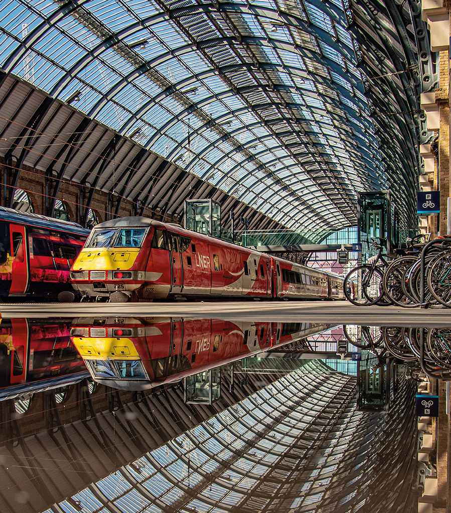 Overall winning image & 1st place 19-25 category, Platform 1 King's Cross, Bradley Langton. young railway photographer of the year