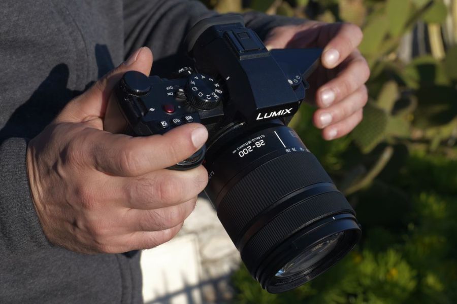 Panasonic Lumix S 28-200mm F4-7.1 Macro OIS lens