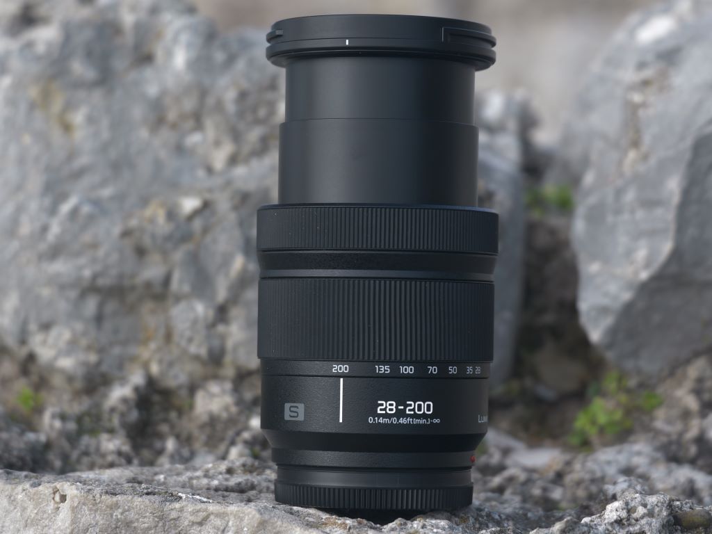 Panasonic Lumix S 28-200mm F4-7.1 Macro OIS lens at 200mm