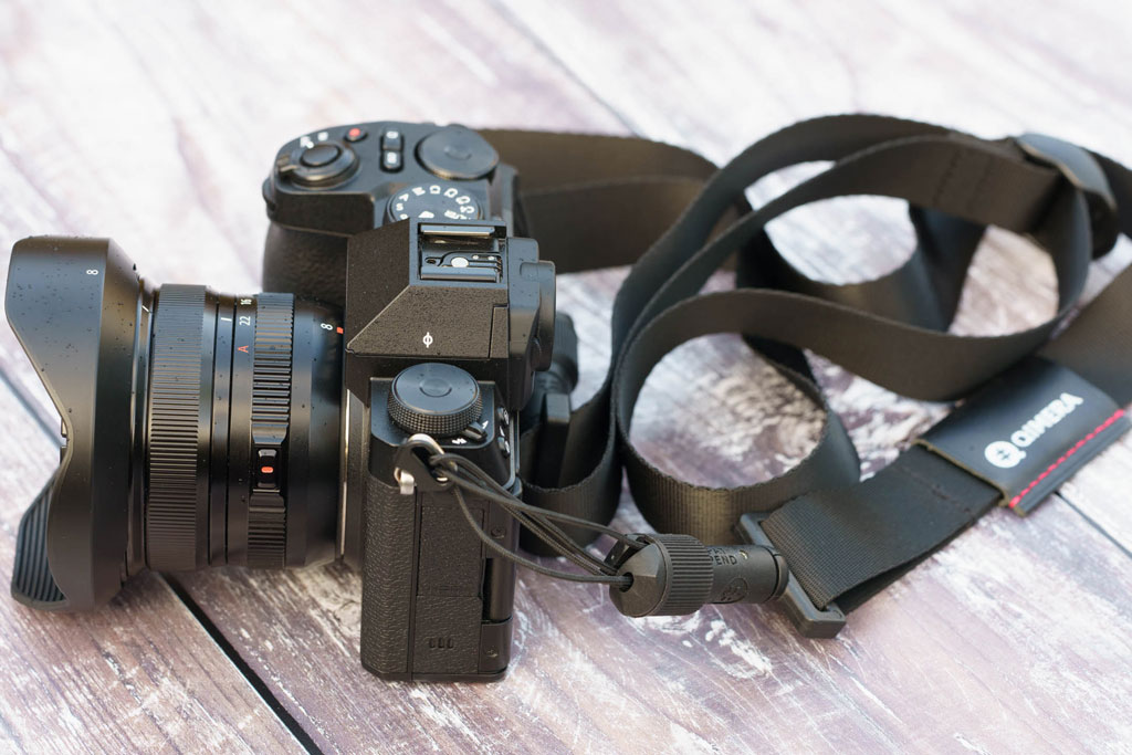 Qimera Gear Flat Strap attached to Fujifilm X-S20