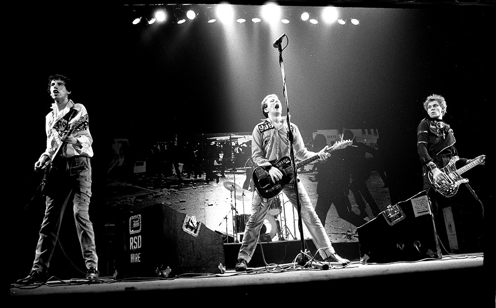 The clash performing at the rainbow theatre 1977 jill furmanovsky