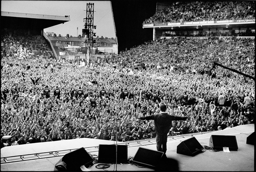 Noel Maine Road jill furmanovsky gig crowd image from the stage