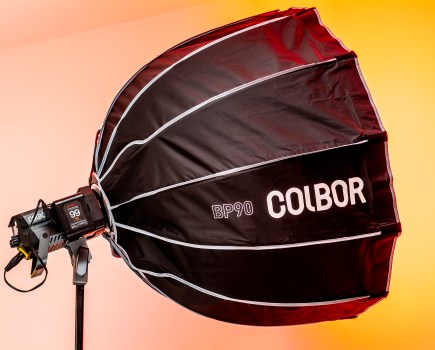 Colbor CL220R RGB LED light