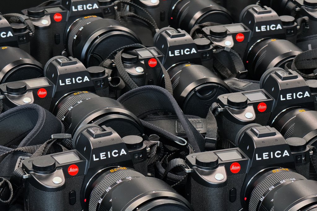 Multiple Leica SL3 cameras with lenses