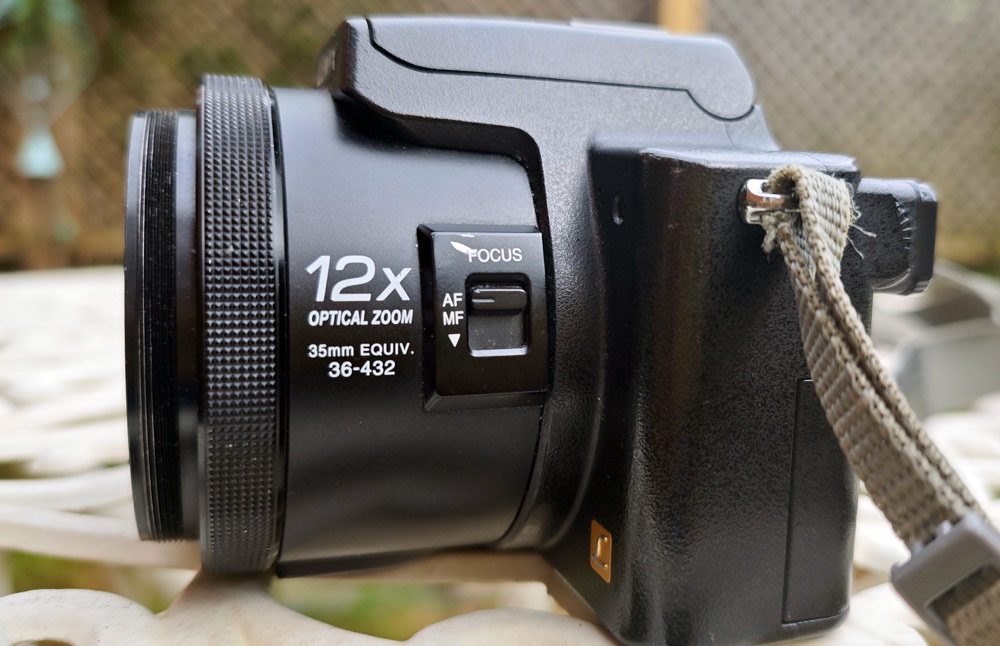 Panasonic Lumix DMC-FZ20 lens