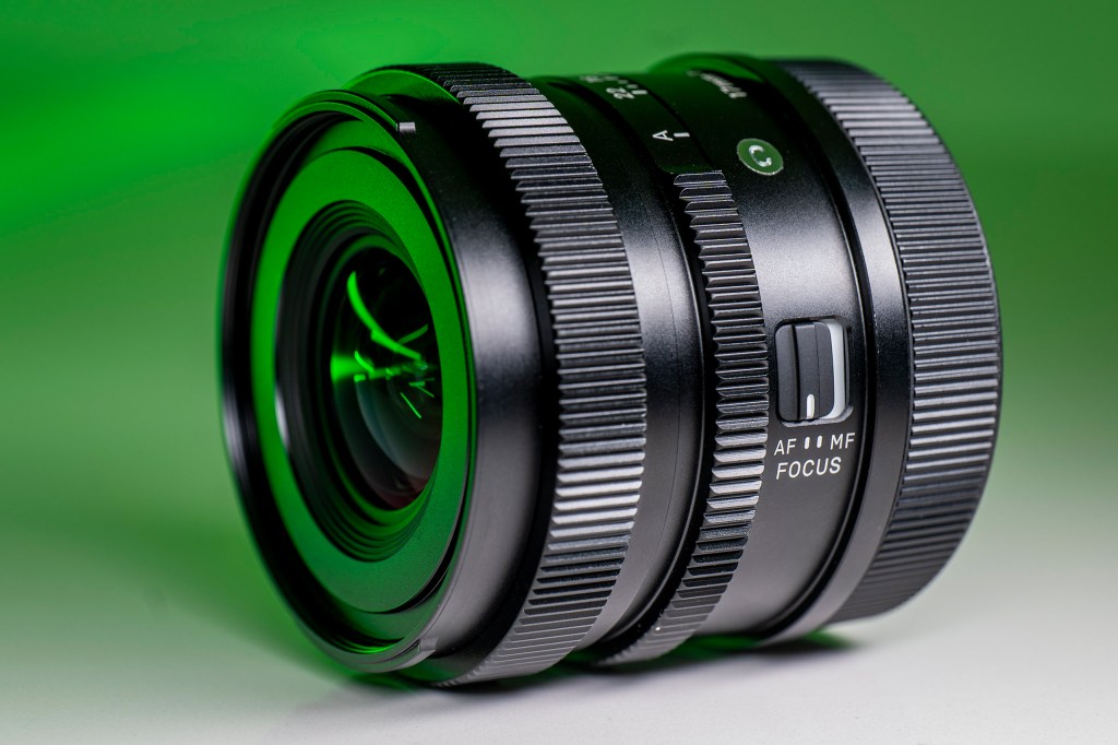 Sigma 17mm F4 DG DN Contemporary lens side view