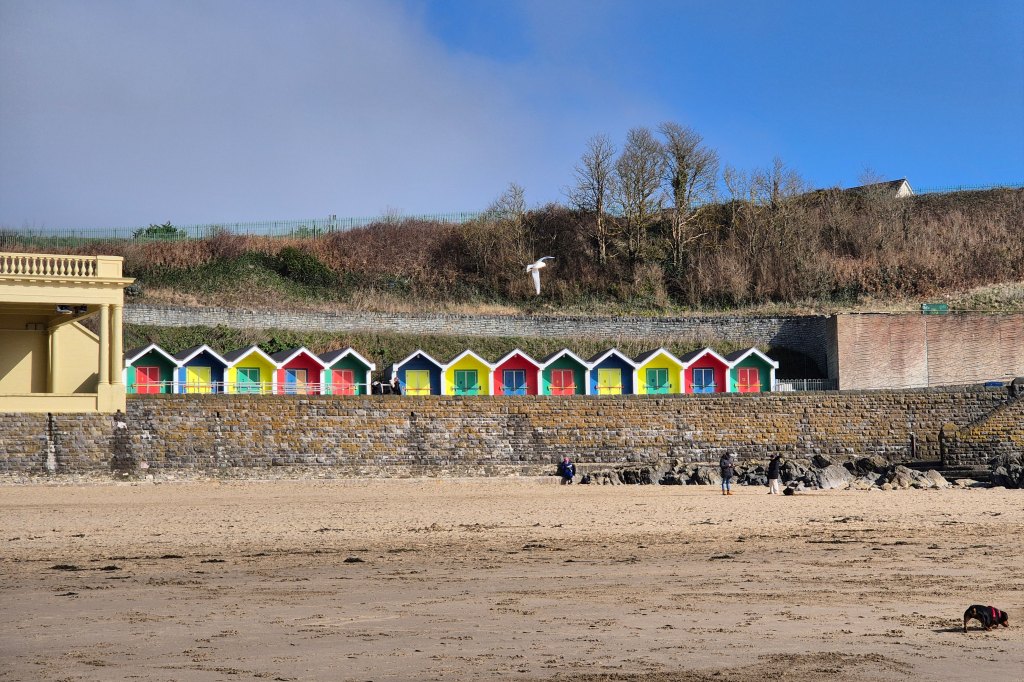 Samsung S24+ sample image, a line of colourful beach huts