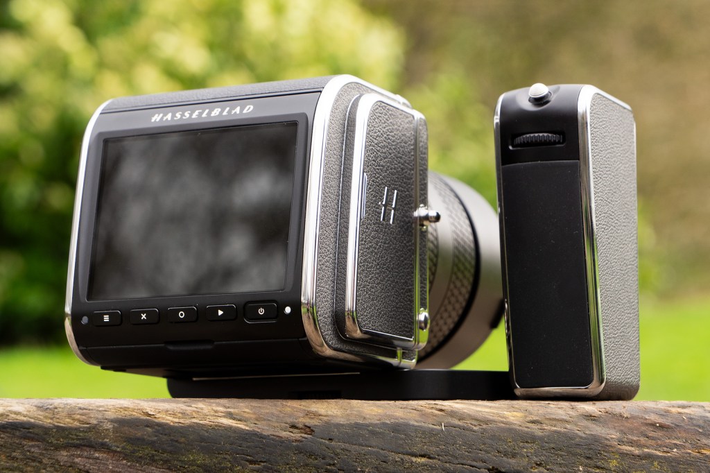 Hasselblad 907X CFV 100C with grip. Photo: Jeremy Waller