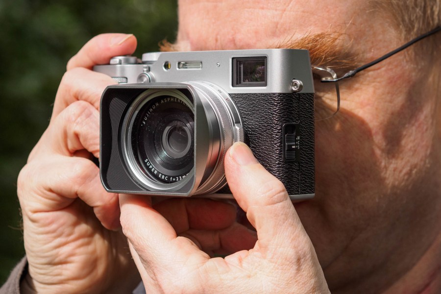 NiSi X100 UV filter lens hood kit in use