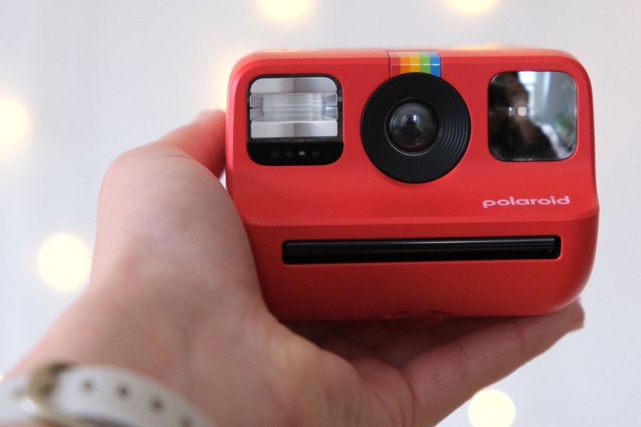 Polaroid Go Generation 2 in hand