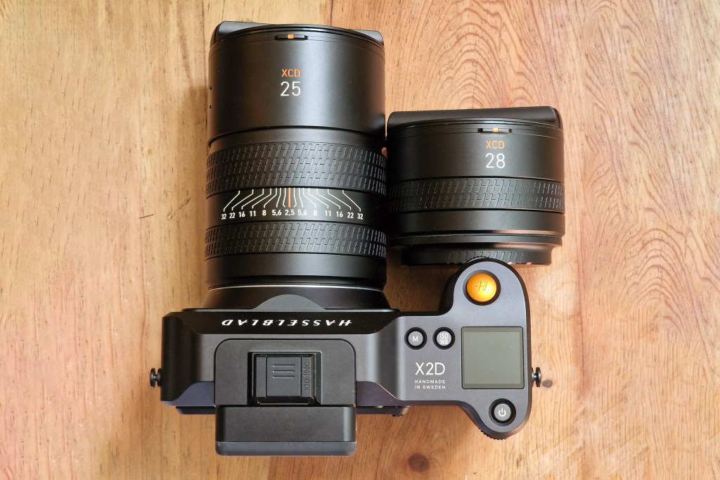 Hasselblad XCD 25mm F2.5 V with X2D 100C and 28mm F4 lens for comparison.