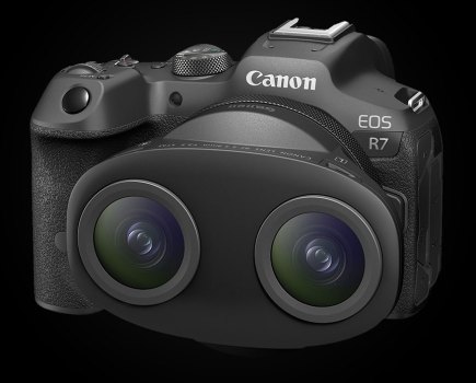 Canon RF-S 3.9mm F3.5 Dual Fisheye lens on the EOS R7